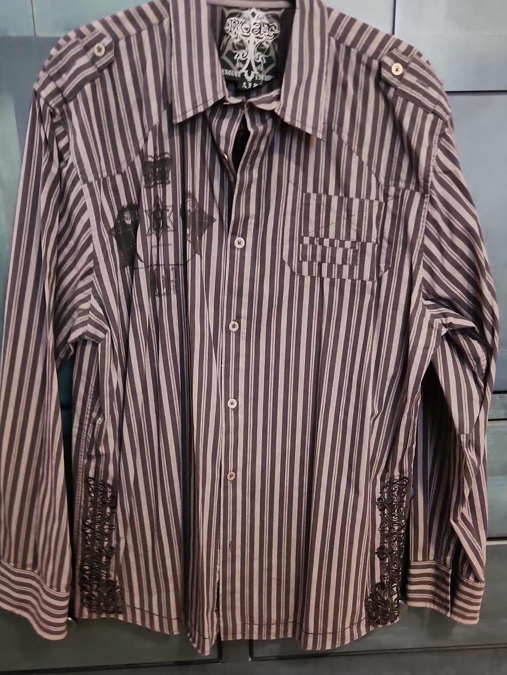 Roar Men's Black and White Vertical Stripe Button-Down Shirt
